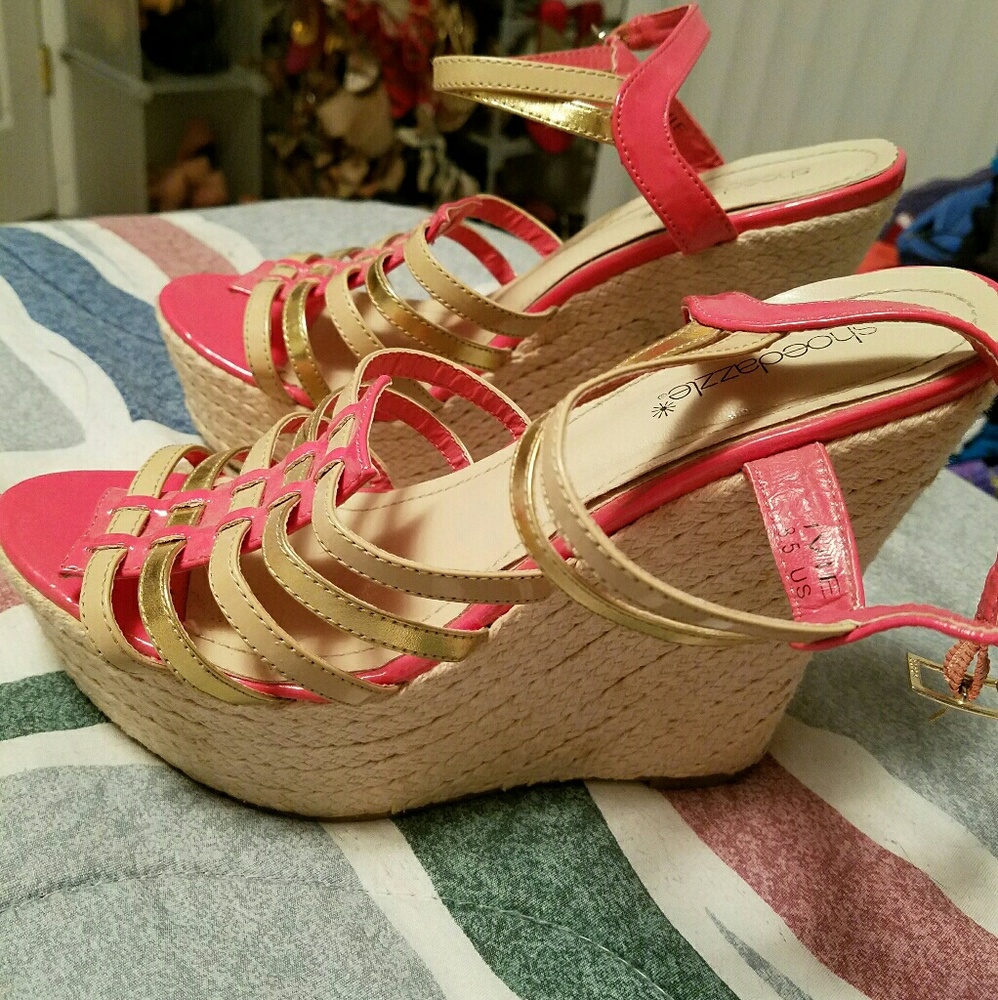 Wedge shoes